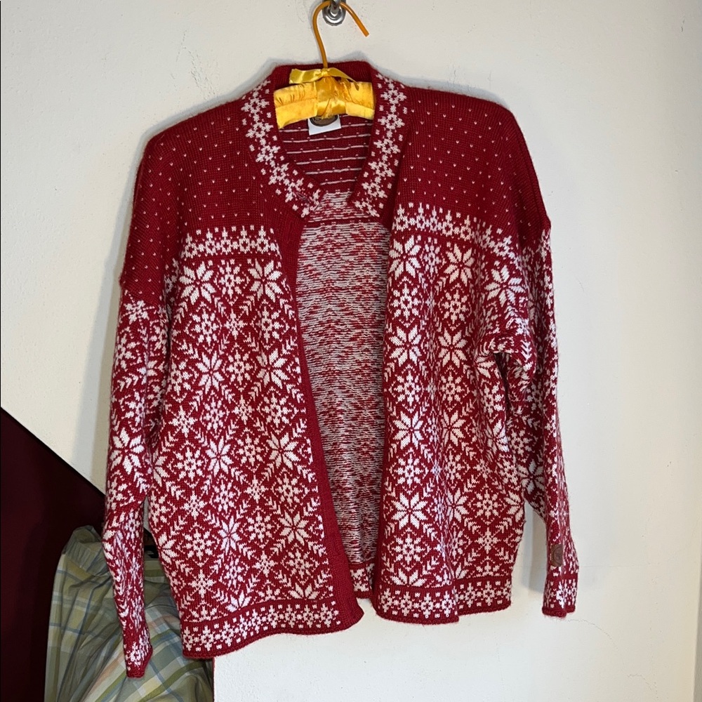 Red and White Norwegian Snowflake Pattern Women's Sweater‎ S